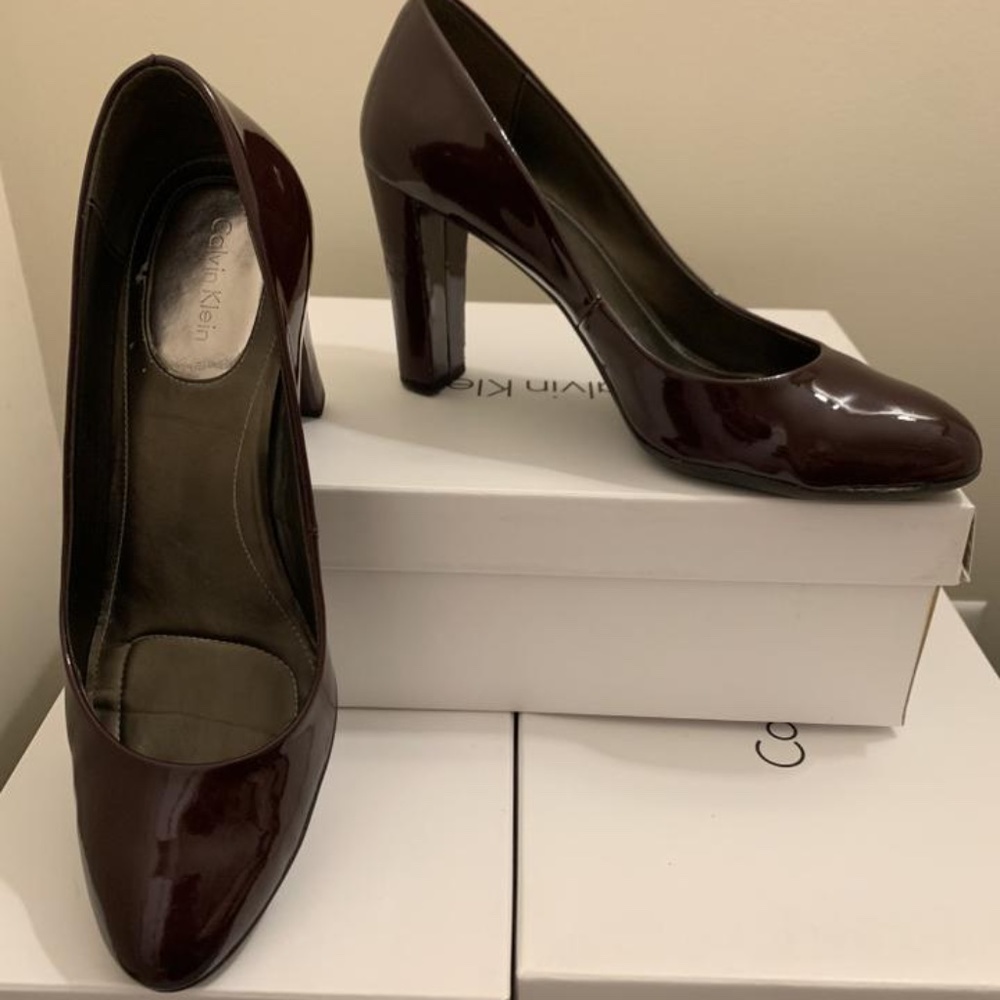 Calvin Klein round toe pumps - Picture 11 of 12